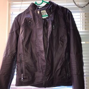 chic women faux leather jacket size M